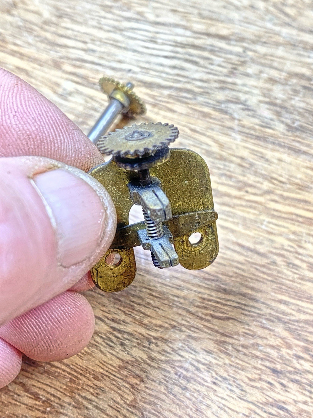 New Haven Clock Movement Pendulum Bridge (See Pics to ID Mvmt) (KD2534)