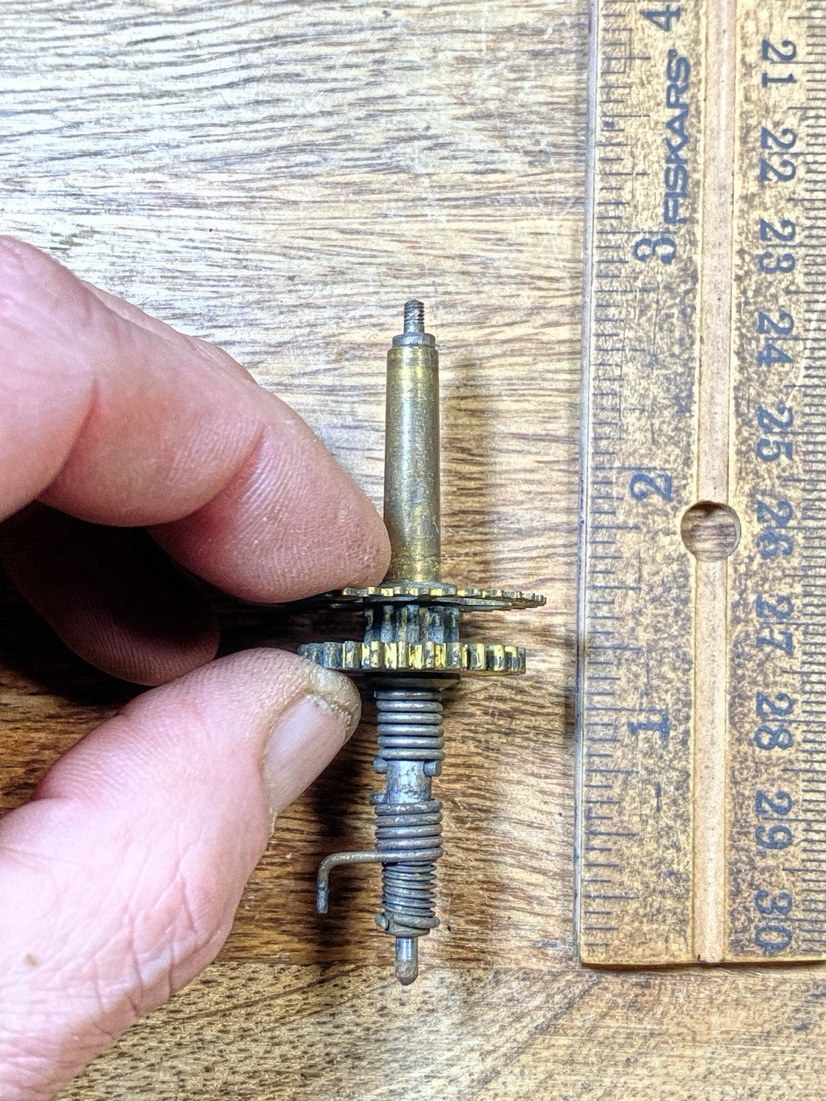 Ingraham Clock Mvmt (Pat 78/79) Hands Post  (See Pics To ID) (KD2499)