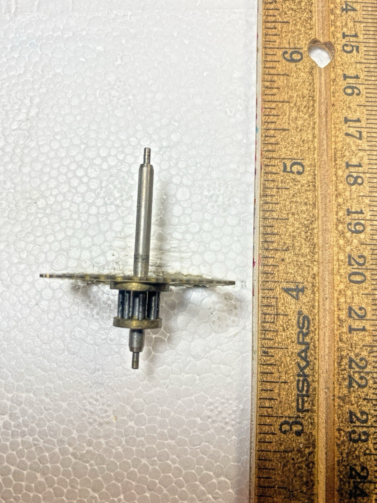 Ingraham (Stamped 11 40) Clock Movement  Time Side 3rd Wheel   (KD2546)