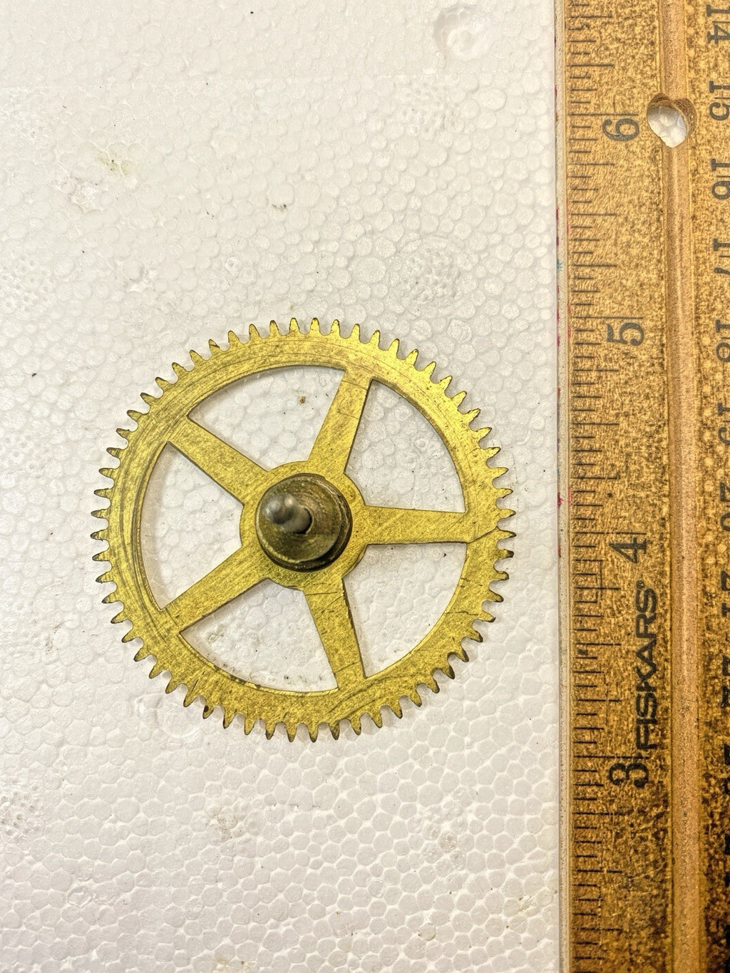Unmarked Clock Movement Time Side 2nd Wheel (See Pics To ID)  (KD2479)