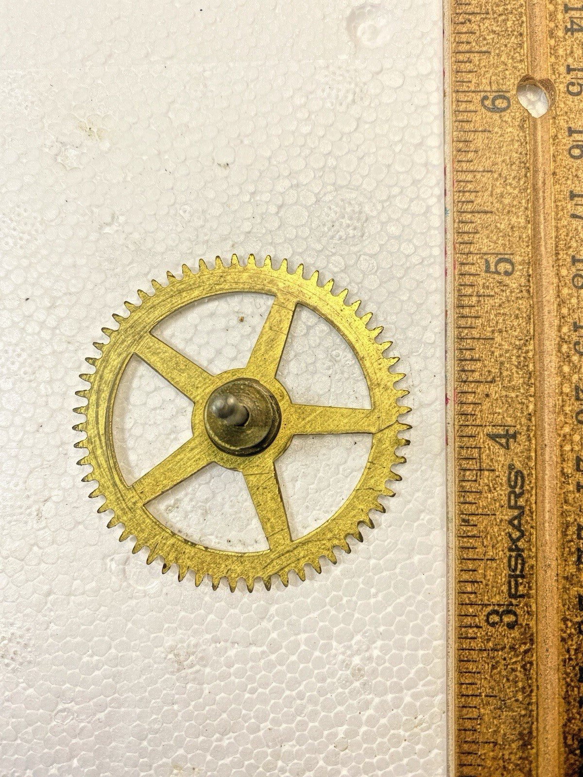 Unmarked Clock Movement Time Side 2nd Wheel (See Pics To ID)  (KD2479)