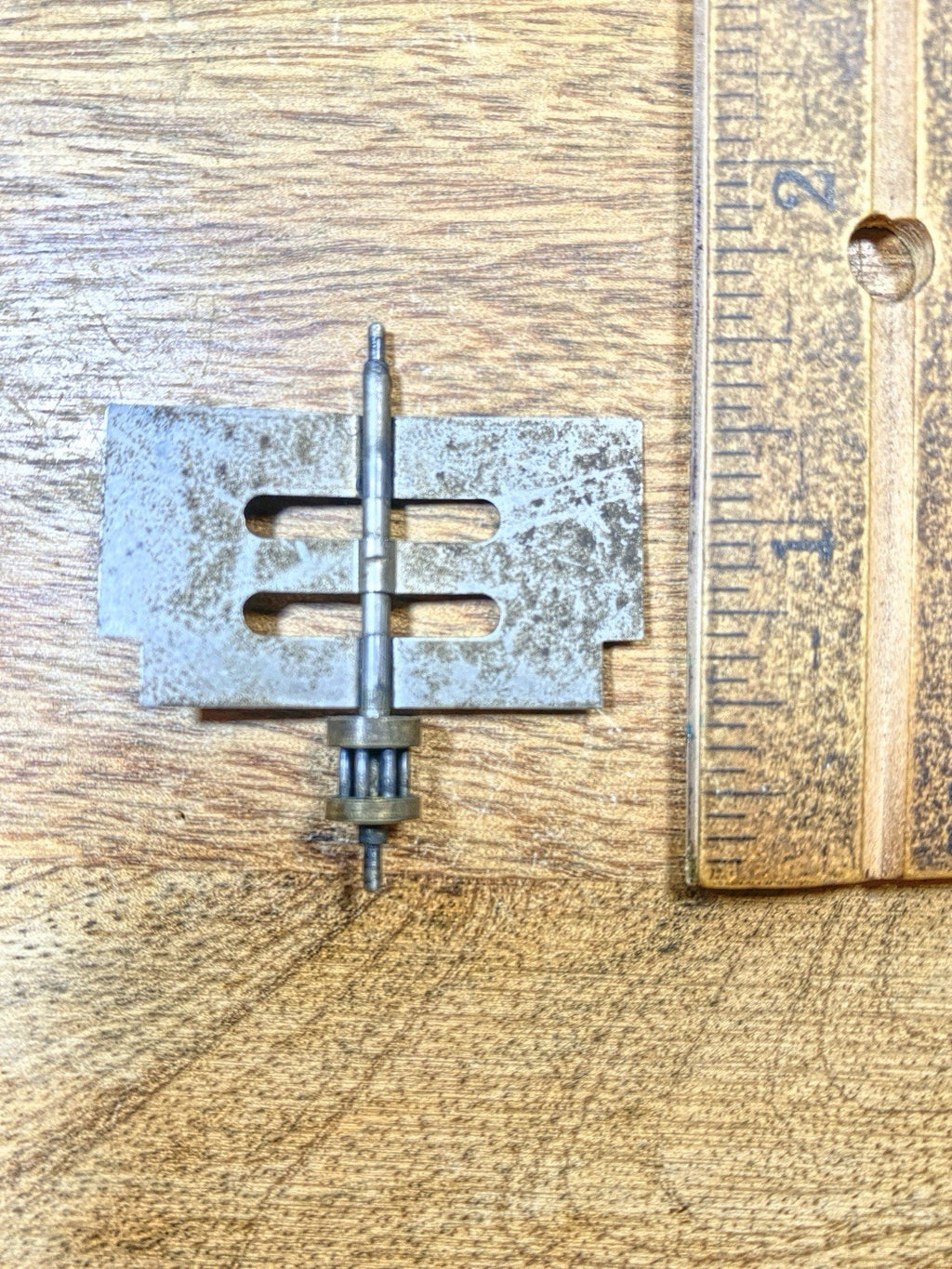 Ingraham (Stamped 11 40) Clock Movement Strike Side Fly Wheel   (KD2548)