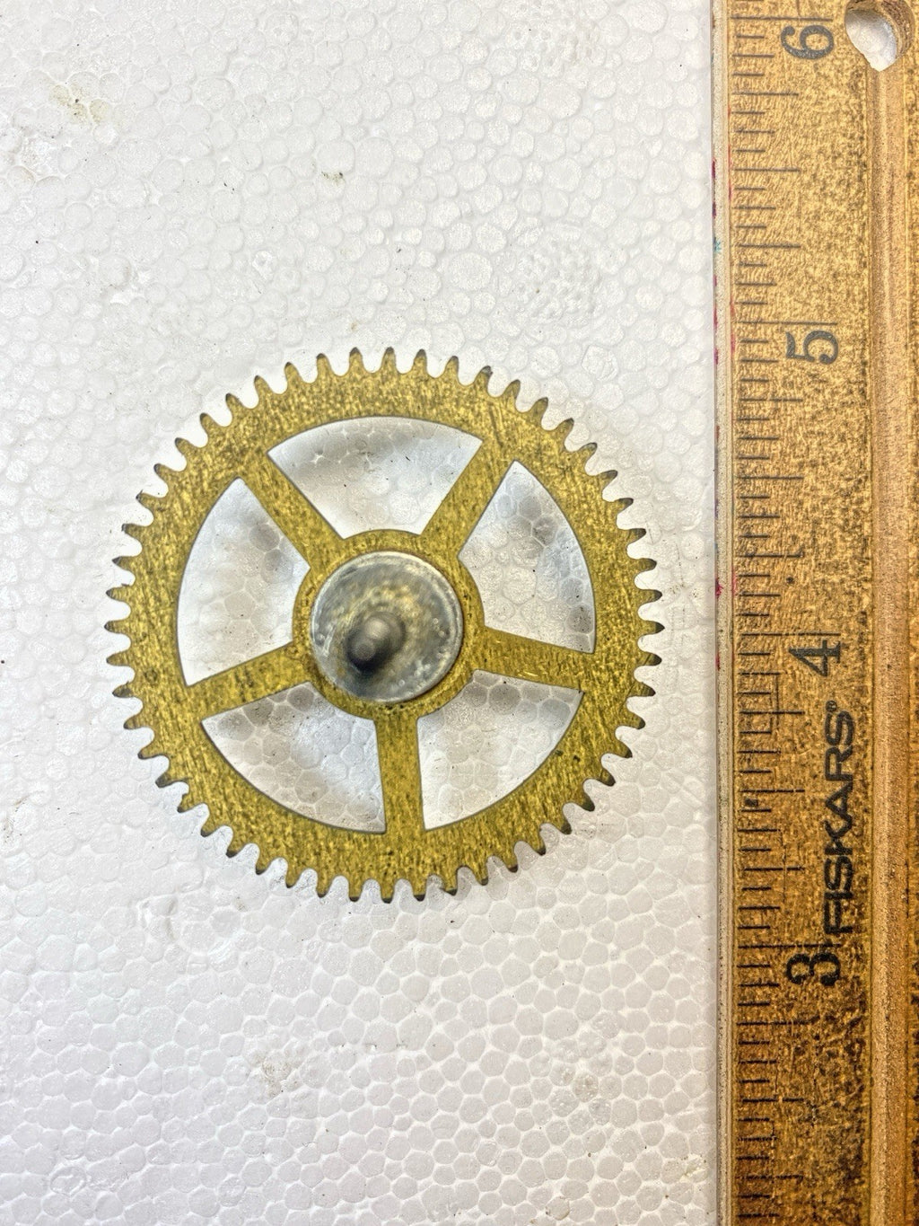 Unmarked Clock Movement Strike Side 2nd Wheel (See Pics To ID)  (KD2477)