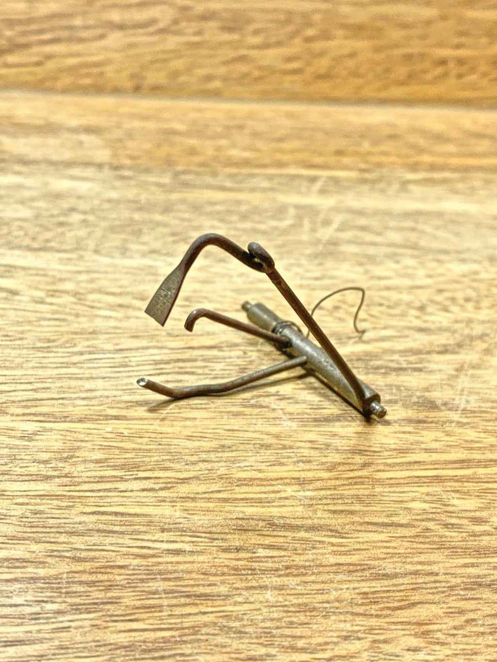 Ingraham Clock Mvmt (Pat 78/79) Count Wheel Lever  (See Pics To ID) (KD2501)