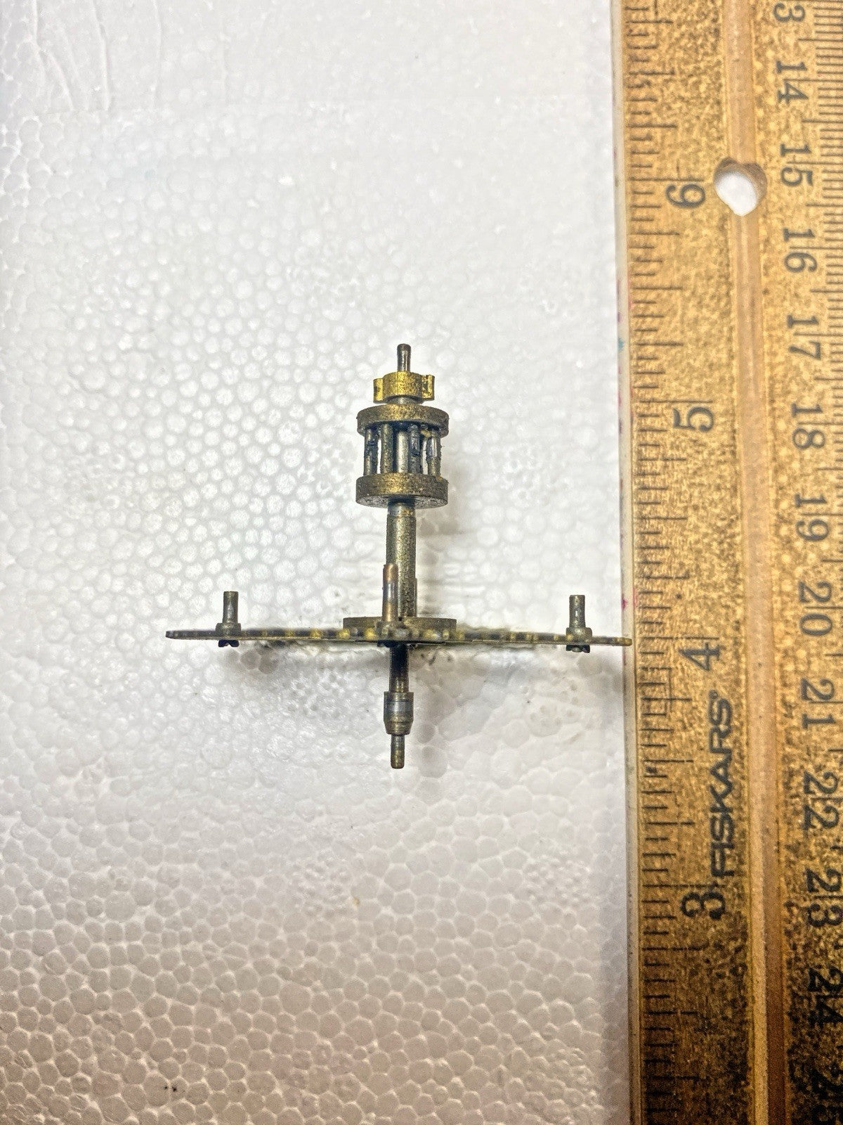 Ingraham (Stamped 11 40) Clock Movement Strike Side 3rd Wheel   (KD2550)