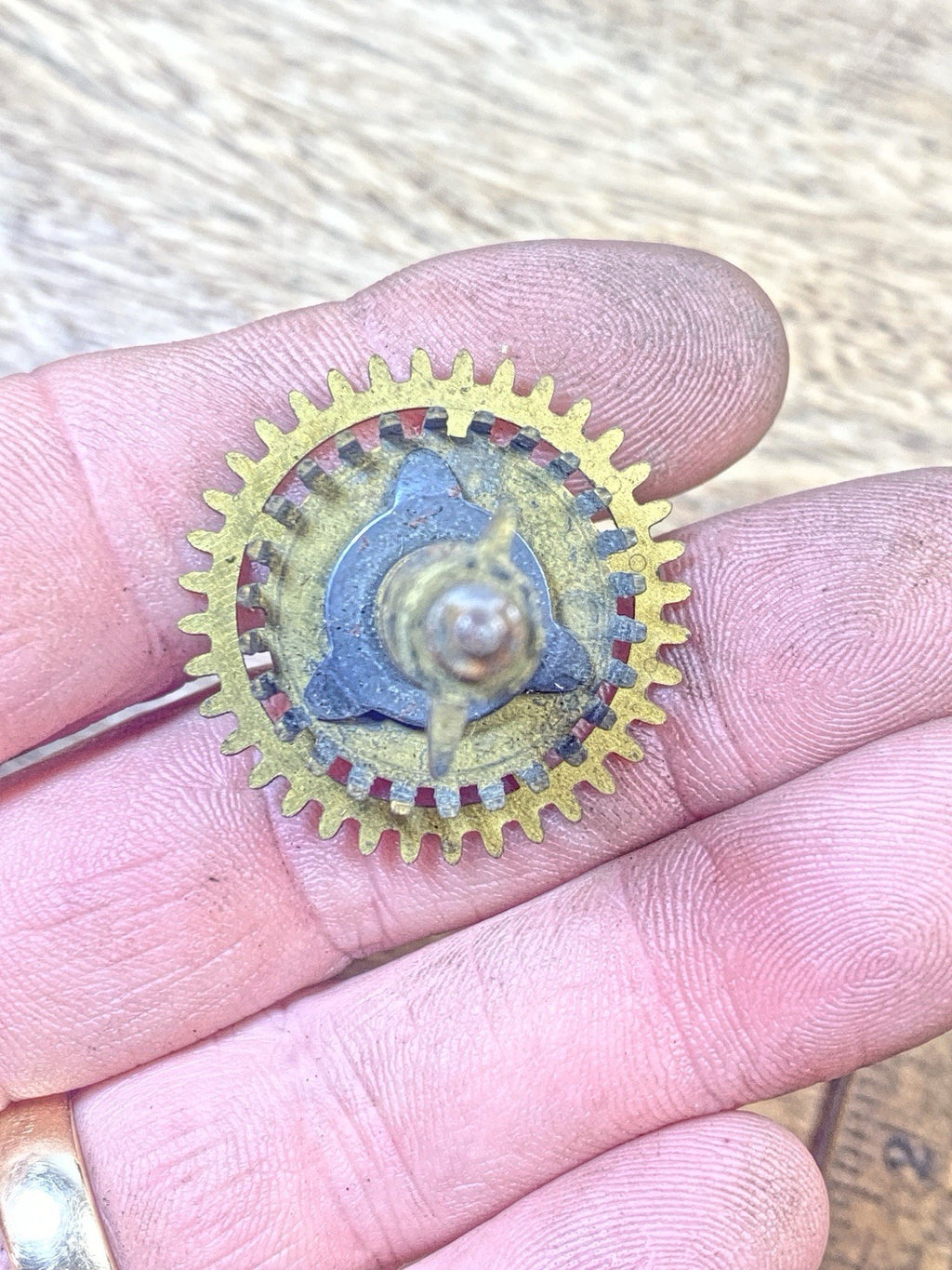 Sessions Clock Movement Hands Post (See Pics To ID Movement) (KD2458)