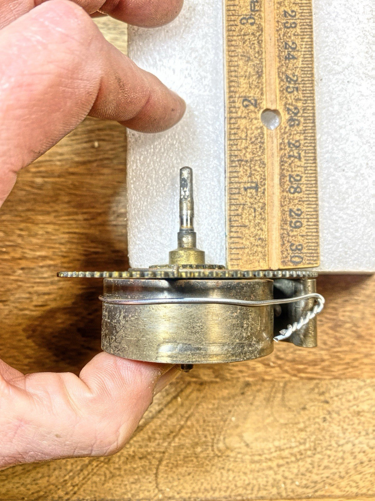 Ingraham Clock Mvmt (Pat 78/79) Time Side Main Wheel (See Pics To ID) (KD2509)