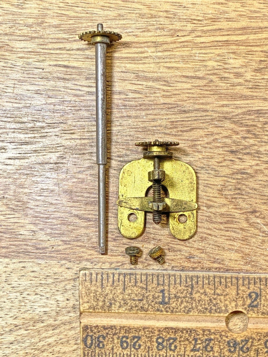 New Haven Clock Movement Pendulum Bridge (See Pics to ID Mvmt) (KD2534)